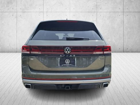 New 2026 Volkswagen Atlas Peak Edition image 4