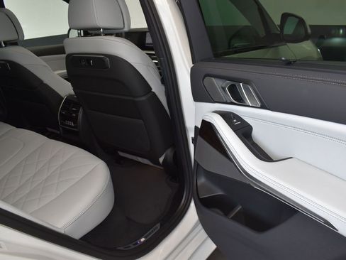 Used 2026 BMW X5 xDrive50e image 22