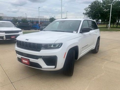 New 2026 Jeep Grand Cherokee Limited AWD/4WD image 3