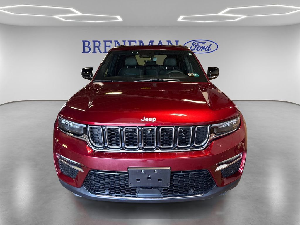Used 2025 Jeep Grand Cherokee Limited w/ Luxury Tech Group II AWD/4WD image 2