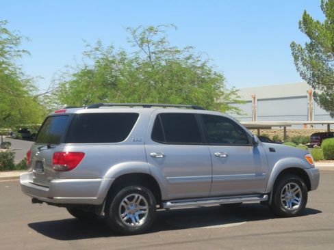 Used 2006 Toyota Sequoia SR5 AWD/4WD image 6