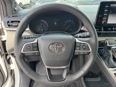 Certified 2024 Toyota Sienna XLE w/ XLE Plus Package AWD/4WD image 22