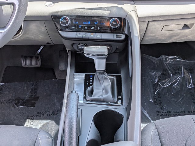 Used 2023 Hyundai Elantra SEL FWD image 18