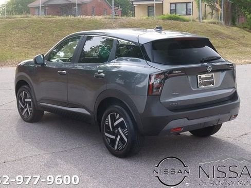 Certified 2025 Nissan Kicks SV FWD image 5