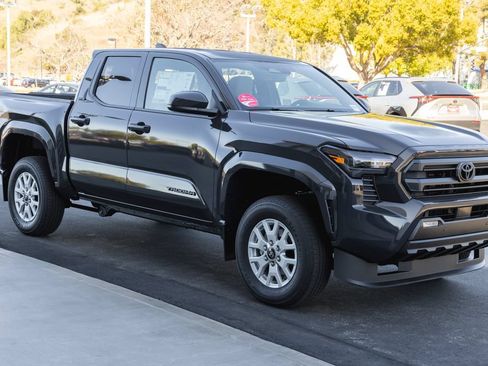 New 2026 Toyota Tacoma SR5 AWD/4WD image 3