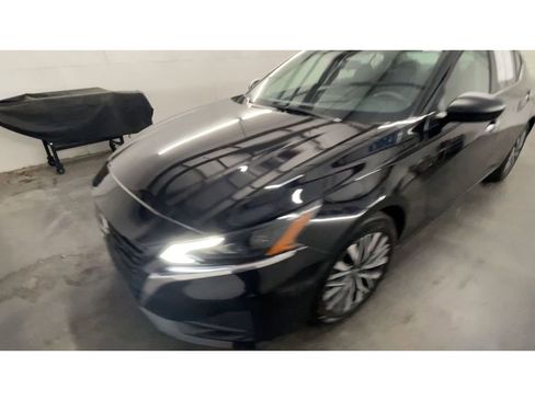 Used 2024 Nissan Altima 2.5 SV image 4