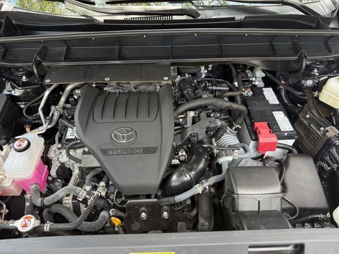 Used 2025 Toyota Highlander XSE AWD/4WD image 33