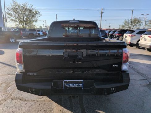 Used 2021 Toyota Tacoma TRD Off-Road image 4