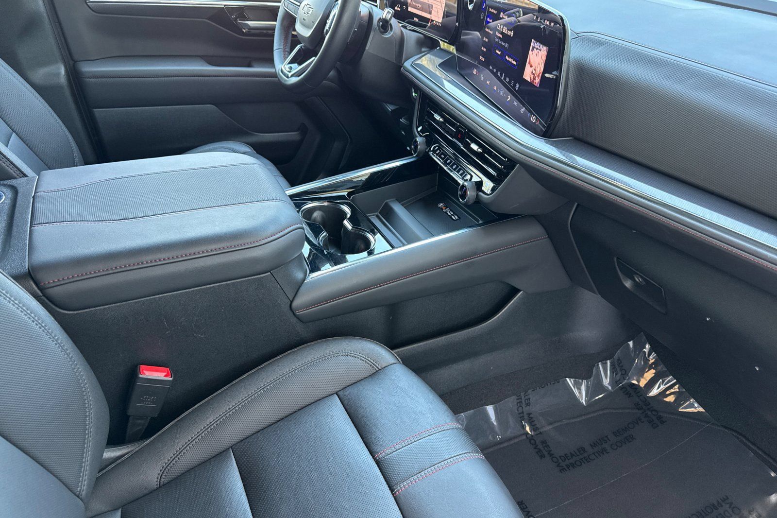Certified 2026 Chevrolet Suburban RST RWD image 18