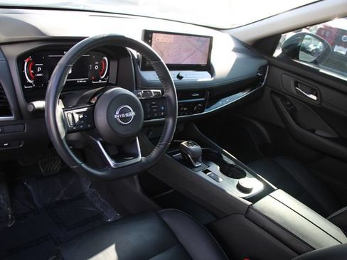 Certified 2024 Nissan Rogue SL w/ SL Premium Package AWD/4WD image 4