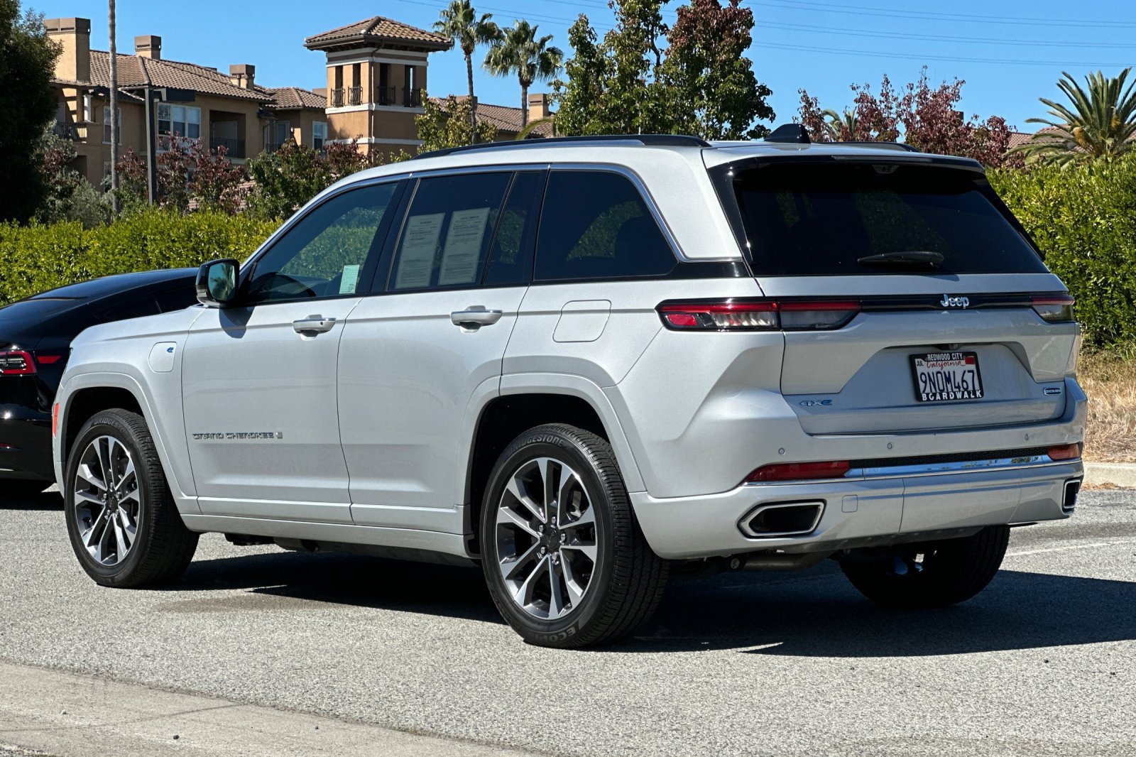 Used 2023 Jeep Grand Cherokee Overland w/ Advanced Protech Group III AWD/4WD image 6