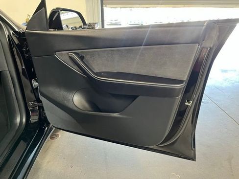 Used 2022 Tesla Model Y Long Range AWD/4WD image 12