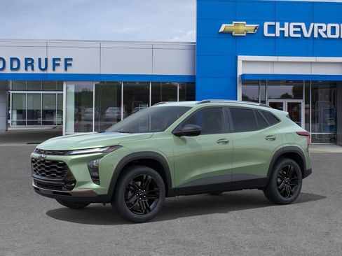 New 2026 Chevrolet Trax ACTIV FWD image 2