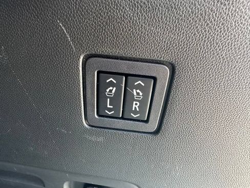 Used 2018 Chevrolet Traverse High Country AWD/4WD image 18