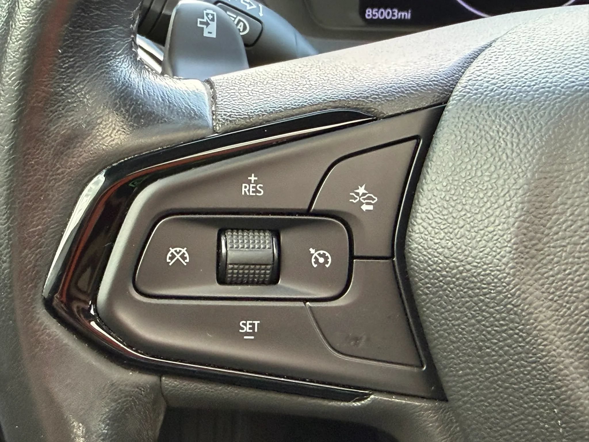 Used 2022 Chevrolet Bolt EUV Premier w/ Sun & Sound Package FWD image 27