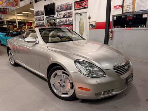 Used 2004 Lexus SC 430 Convertible RWD image 1