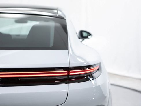 New 2026 Porsche Panamera image 37