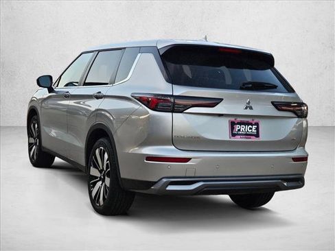 Used 2026 Mitsubishi Outlander SE FWD image 7