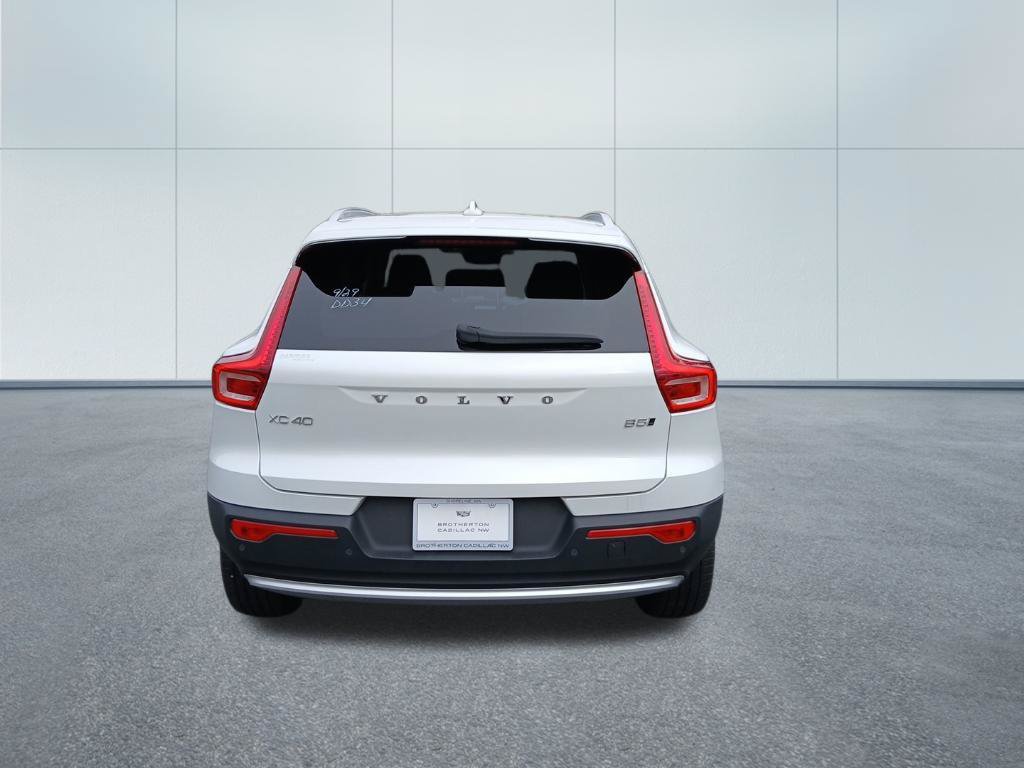 Used 2023 Volvo XC40 B5 Plus w/ Protection Package Premier AWD/4WD image 4