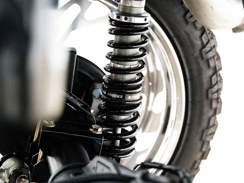 Used 2024 Ford F350 Limited w/ FX4 Off-Road Package image 9