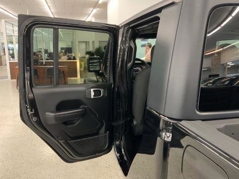 Used 2020 Jeep Gladiator Sport w/ Quick Order Package 24S image 31