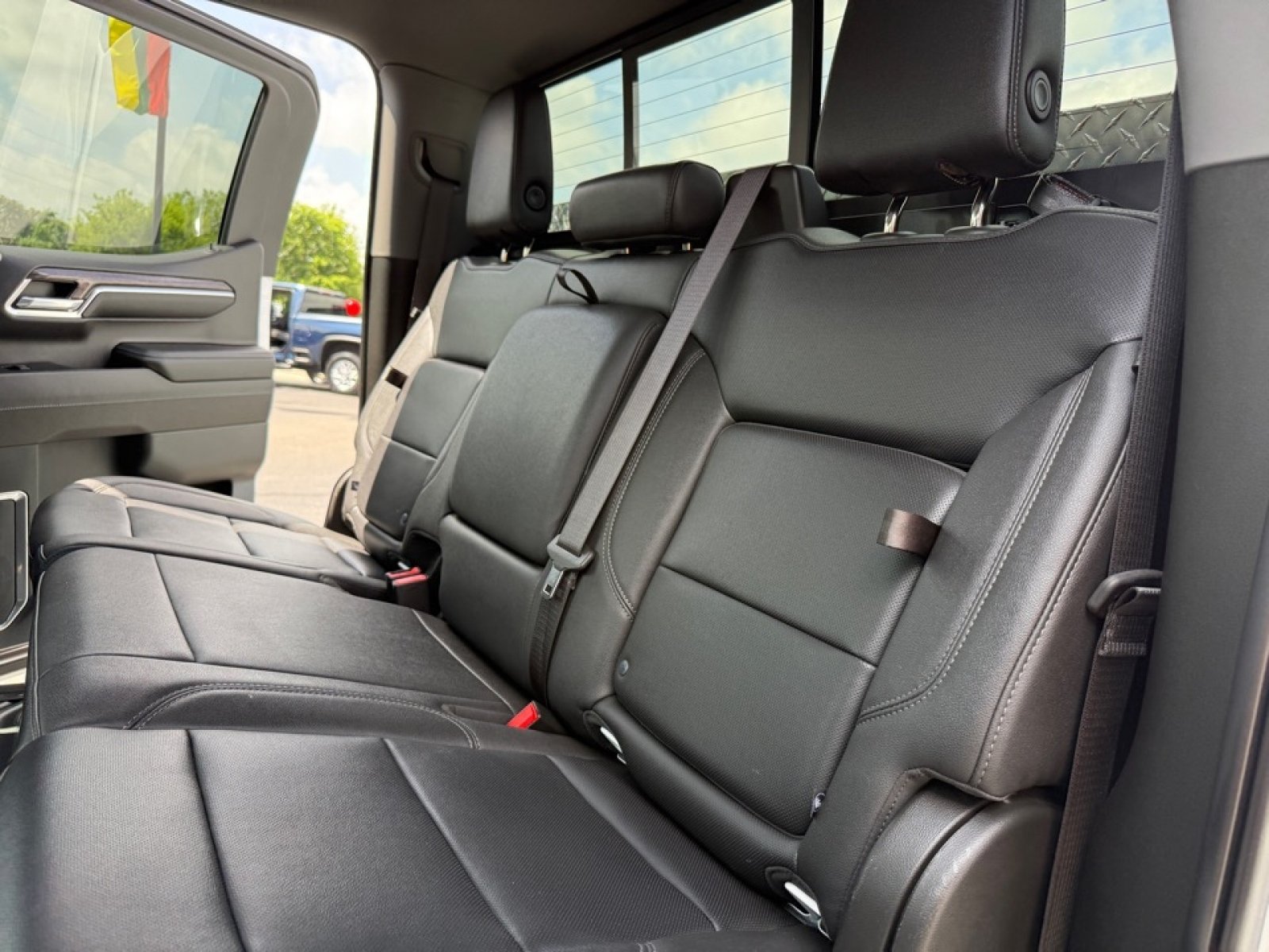Used 2023 Chevrolet Silverado 1500 LTZ w/ LTZ Convenience Package II AWD/4WD image 29