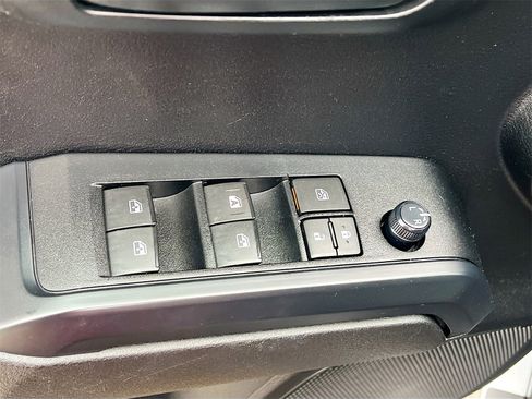 Used 2022 Toyota Tacoma SR image 17