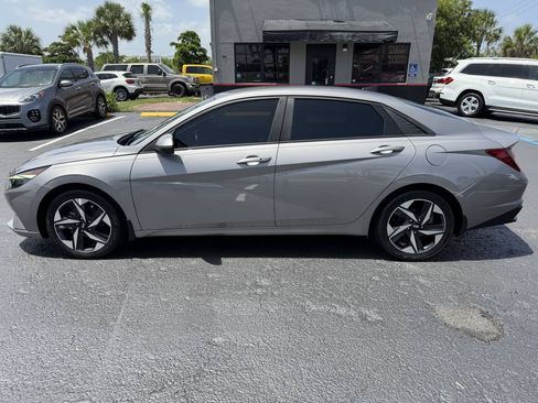 Used 2023 Hyundai Elantra SEL w/ Convenience Package FWD image 8