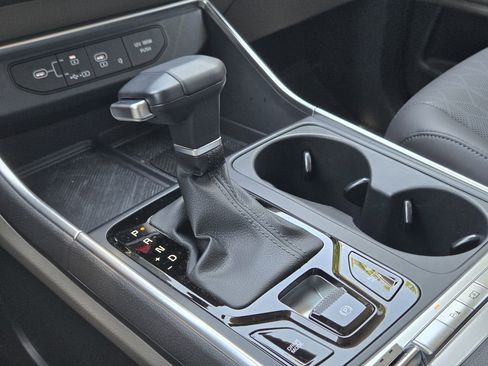 Certified 2026 Kia Carnival SX FWD image 9