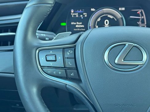 Used 2022 Lexus ES 300h w/ Premium Package image 22