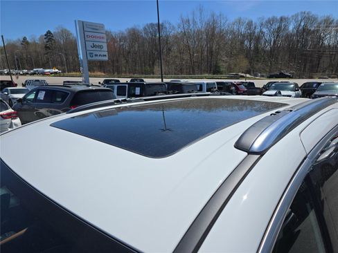 New 2026 Chrysler Pacifica Pinnacle AWD/4WD image 12