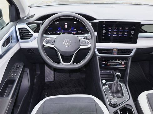 New 2026 Volkswagen Taos SE AWD/4WD image 15