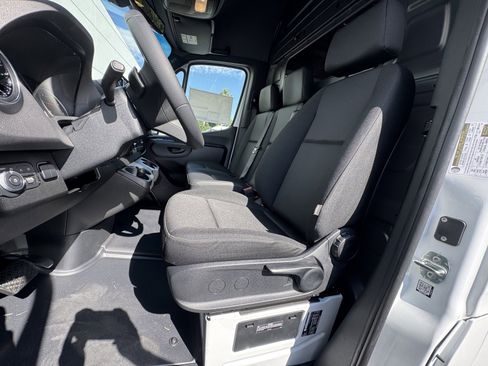 New 2025 Mercedes-Benz Sprinter 2500 image 14
