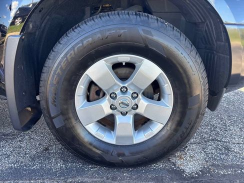 Used 2013 Nissan Frontier SV w/ SV Value Truck Pkg AWD/4WD image 25