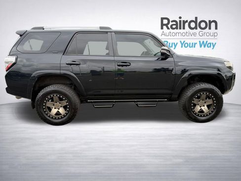 Used 2020 Toyota 4Runner SR5 Premium w/ Moonroof Package AWD/4WD image 9