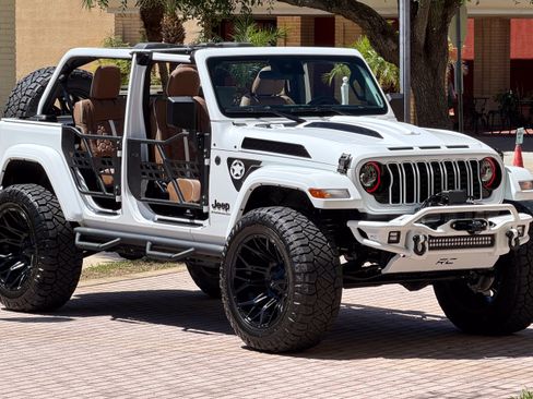 Used 2025 Jeep Wrangler Unlimited Sport AWD/4WD image 13