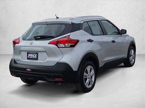 Used 2018 Nissan Kicks S image 4