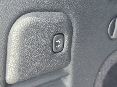 Used 2018 Jeep Grand Cherokee Limited AWD/4WD image 16