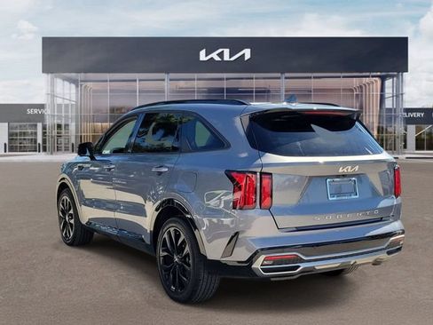 Certified 2022 Kia Sorento SX FWD image 4