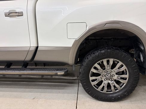 Used 2017 Nissan Titan Platinum Reserve AWD/4WD image 6