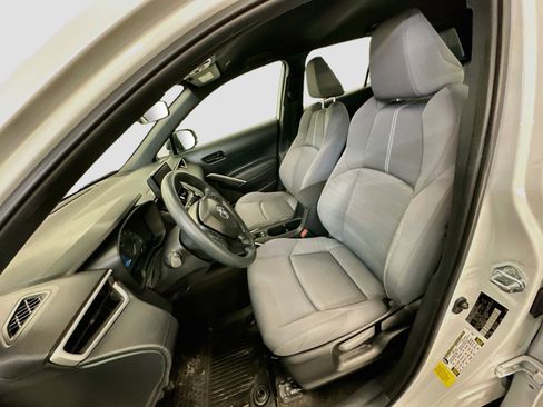 Used 2024 Toyota Corolla Cross AWD Hybrid image 13
