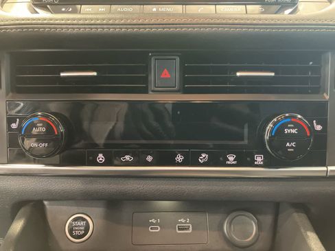 Used 2021 Nissan Rogue S AWD/4WD image 17