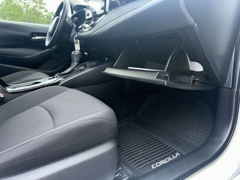 Used 2020 Toyota Corolla LE FWD image 32