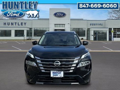 Used 2024 Nissan Rogue Platinum w/ Platinum Premium Package image 3