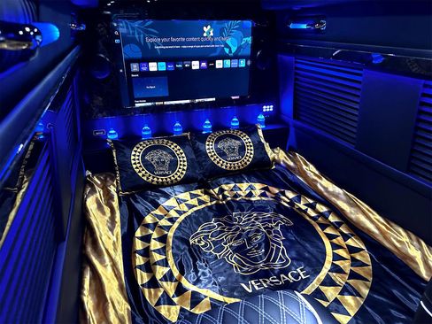 Used 2024 Mercedes-Benz Sprinter 3500 image 5