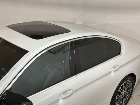 Used 2020 BMW 530i xDrive w/ Convenience Package image 23