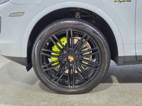 Used 2017 Porsche Cayenne S Platinum w/ Premium Package Plus (Pjy) image 8
