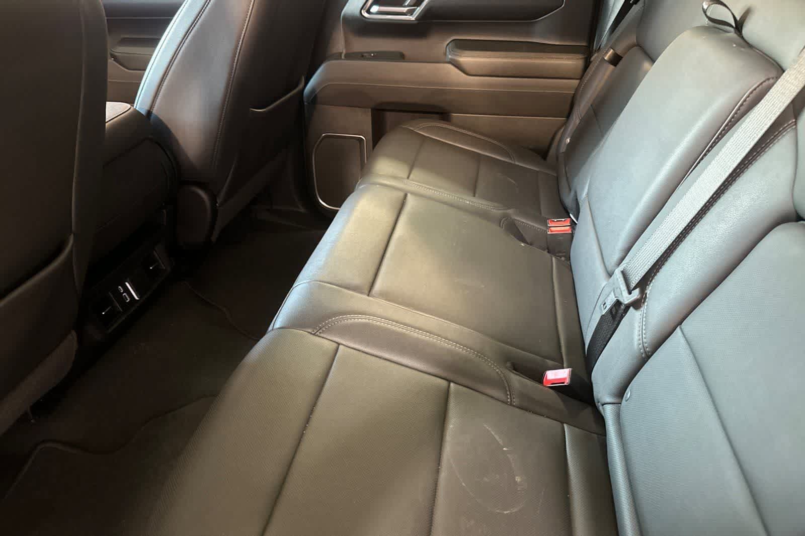 Used 2024 GMC Sierra 1500 SLT AWD/4WD image 12
