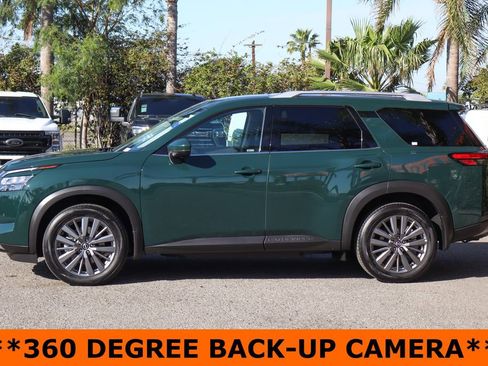 Used 2025 Nissan Pathfinder SL w/ SL Premium Package image 5