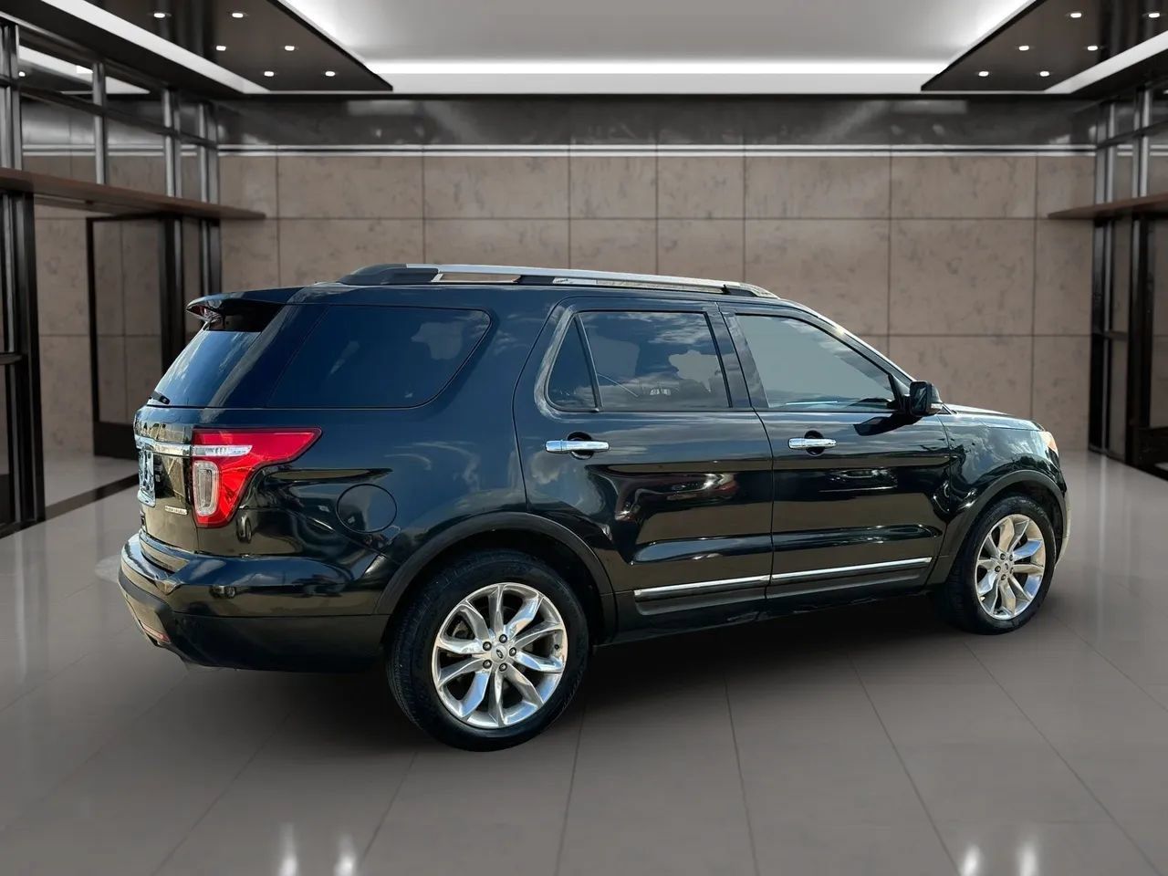 Used 2013 Ford Explorer XLT FWD image 15